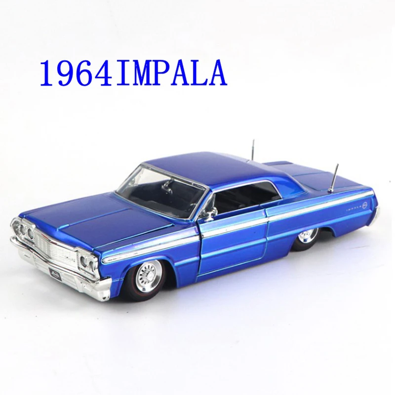 (azul) Modelo De Coche De Metal Fundido A Presión A Escala 1:24 Y Modelo De Coche De Juguete.