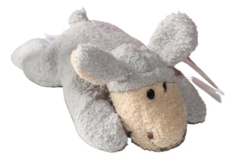 Muñeca nueva. Calcomanía para refrigerador. Puedes poner Umavayotoy.