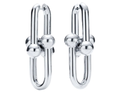 Los Elegantes Y Versátiles Pendientes Con Forma De Herradura Realzarán Tu Estilo.