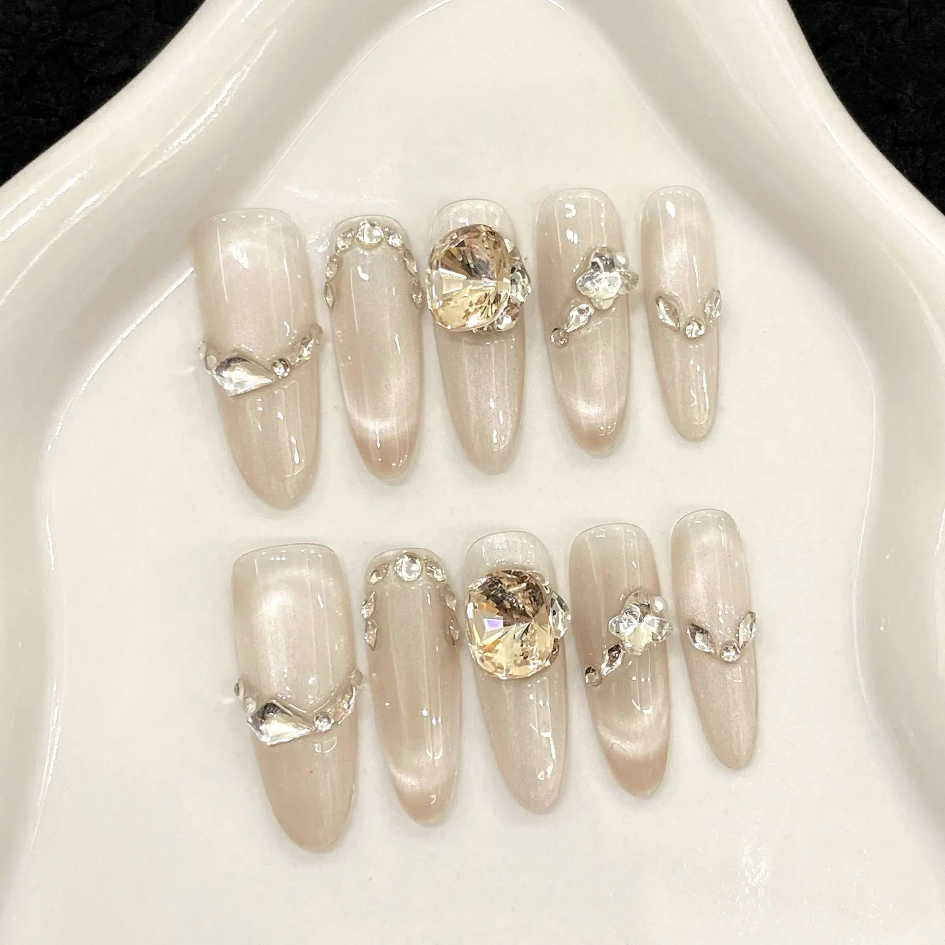 (1552-s) 10 Pegatinas Para Uñas Con Forma De Ojo De Gato, Totalmente Cubiertas De Diamantes De Imitación Y Perlas.