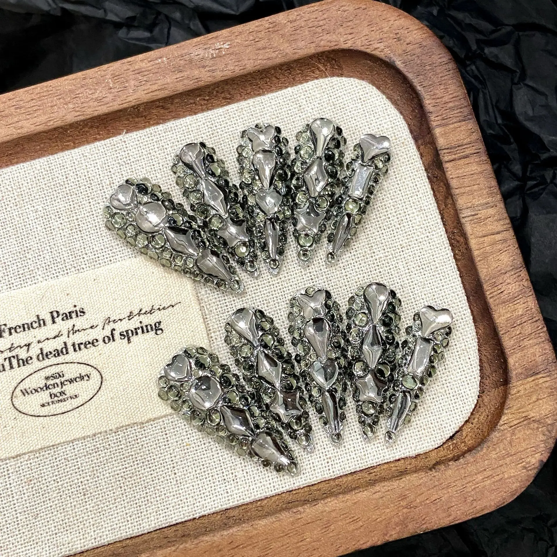 (676-l) Paquete De 10 Pegatinas Para Uñas Puntiagudas, Prensadas A Mano, Con Diseño De Diamante.