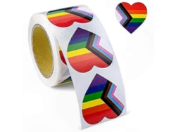 Pegatinas en forma de corazón con la bandera arcoíris para la concienciación y celebración LGBTQ+.
