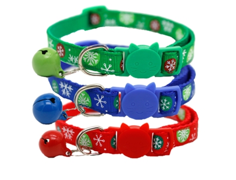 Tres collares para gatos. collares de verano para gatos