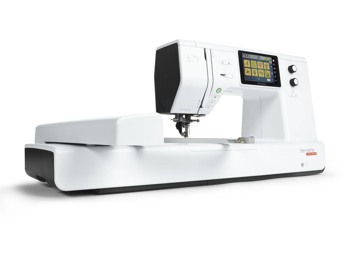 Máquina de coser y bordar BERNETTE B79