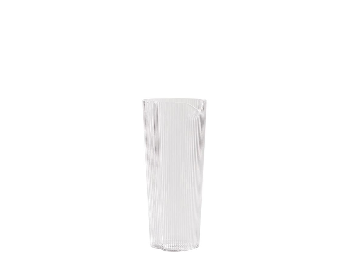 Jarra De Vidrio Soplado Transparente Con Refinadas Ranuras Verticales. Diseño Moderno Y Elegante Para Servir Agua, Vino O Bebidas Frías. 140c
