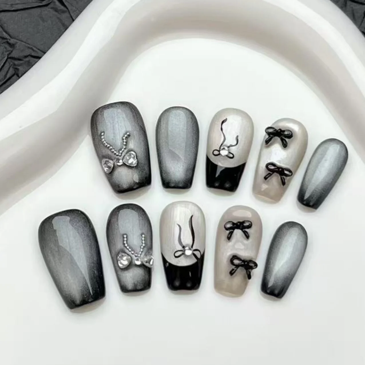 (460-m) Juego De 10 Piezas De Uñas Decorativas Con Pedrería Y Lazo