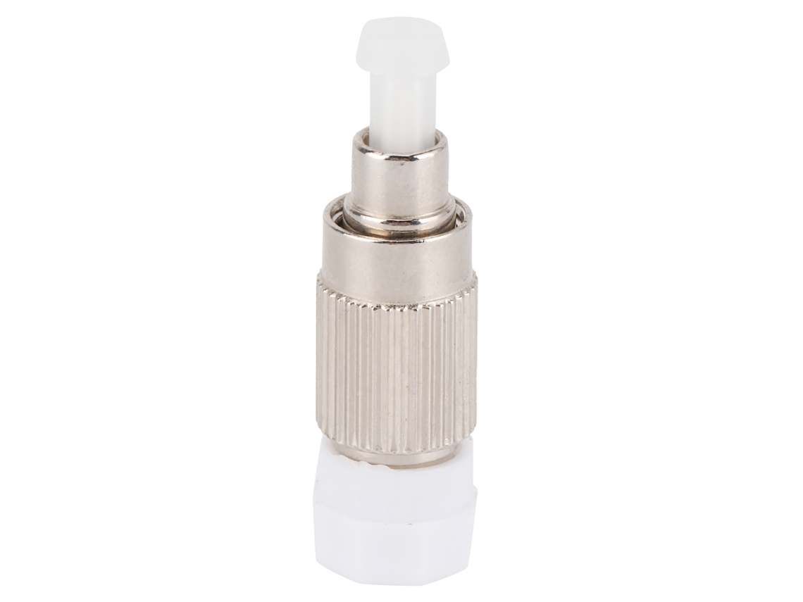 Adaptador de fibra óptica Velora FC/UPC 2026 con atenuador de 5 dB y conectores hembra y macho pequeños.