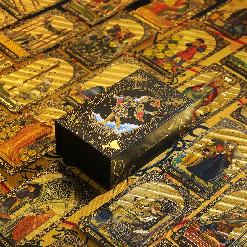Este Juego De Mesa De Lujo Incluye Cartas De Tarot Impermeables Con Estampado Dorado, Aptas Tanto Para Principiantes Como Para Profesionales.