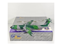 Modelo de avión de transporte C-5A Galaxy de la Fuerza Aérea de EE. UU. a escala 1/400, fabricado en aleación de metal fundido a presión.