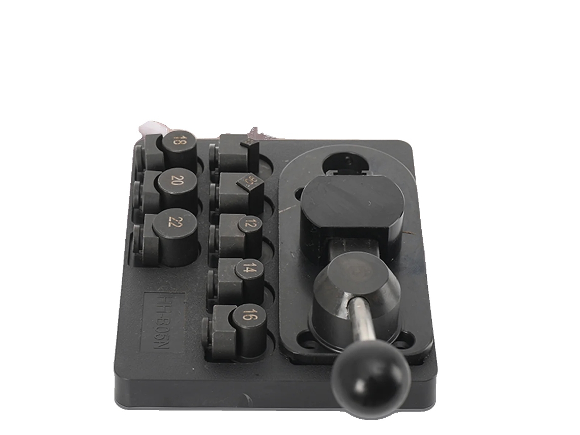 Máquina dobladora de anillos, construcción metálica, adecuada para metales blandos, capacidad máxima 3 mm, dimensiones 30 cm x 15 cm x 15 cm, ideal para