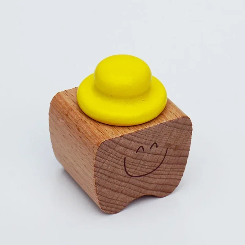 Caja De Madera Para Guardar Los Dientes De Leche, Utilizada Para Conservarlos Como Recuerdo.