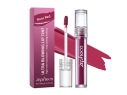 Brillo labial de color rosa rojizo claro y uniforme.