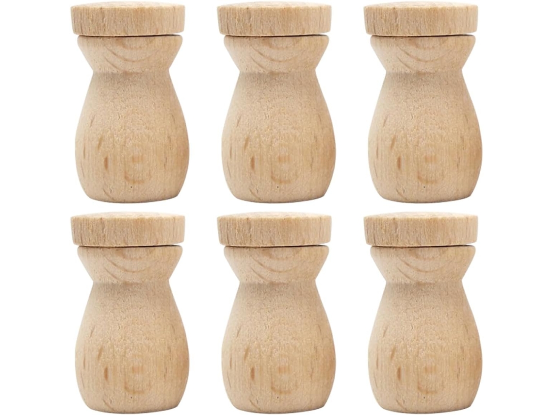 Juego de 6 colgantes difusores de madera color beige para aceites esenciales.