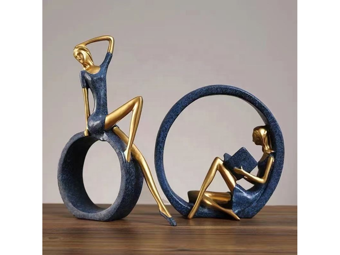 Ligero y lujoso, este adorno decorativo para la entrada de su hogar presenta una niña practicando yoga y sirve como un verdadero soporte para exhibir TV.