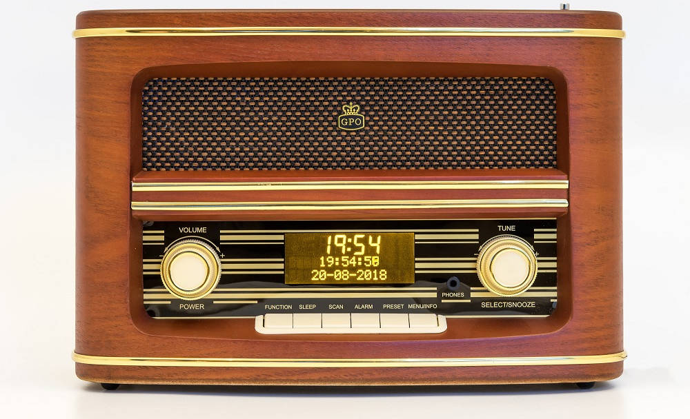 Gpo Winchester Radio retro fm y dab+ con diales vintage rejilla acabado madera digital