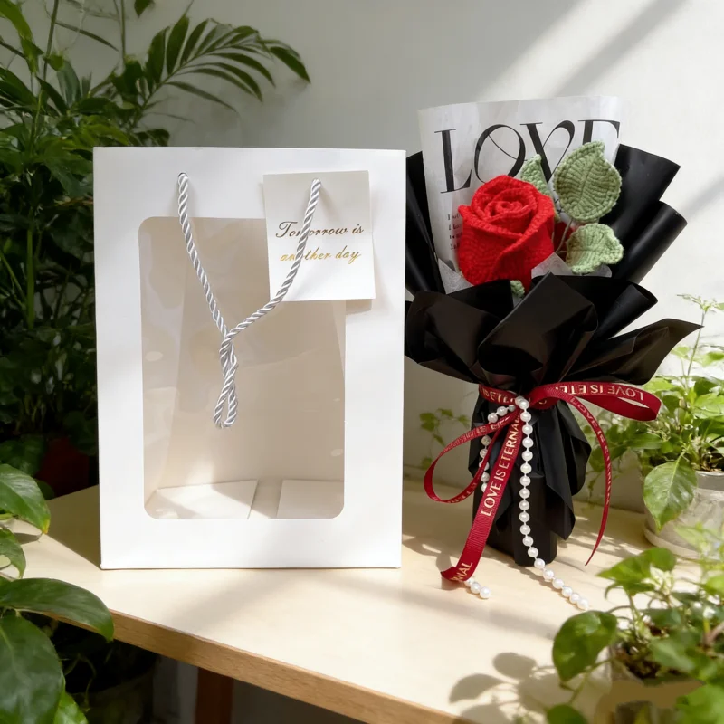 Ramo De Rosas Artificiales De Ganchillo Con Bolso: Un Regalo Creativo Para San Valentín.