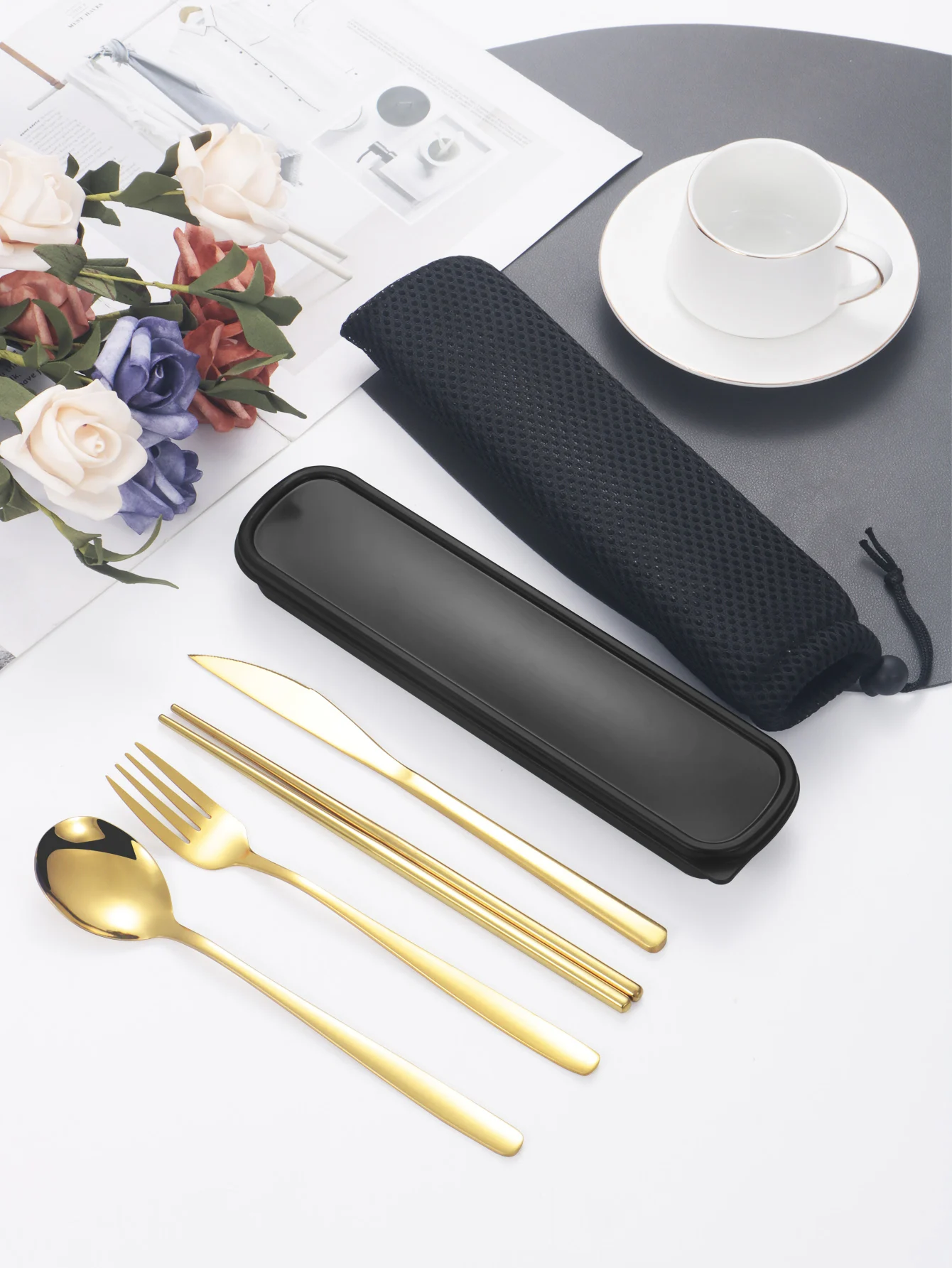 Cubiertos (oro): Cuchillo, Tenedor, Cuchara, Palillos, Con Caja.