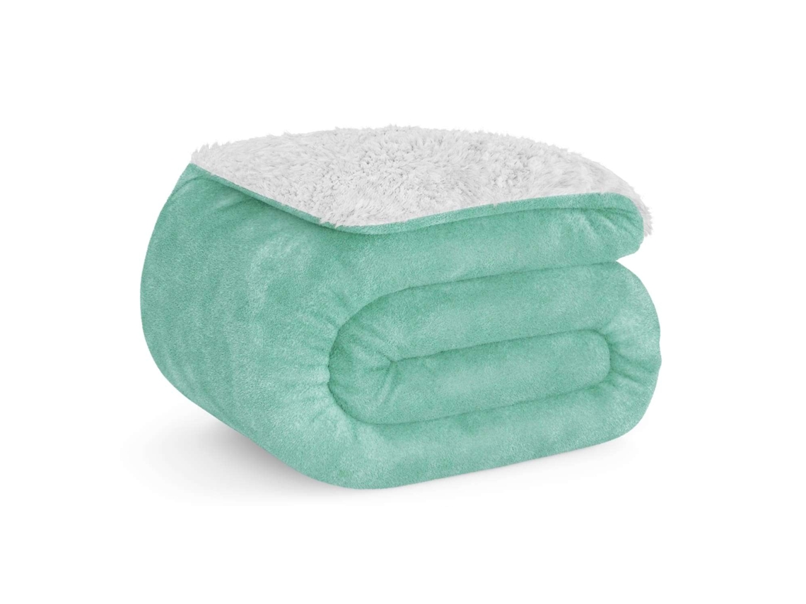 Manta Verde Nalui  Grande (150x200cm), Suave, Cálida, Lavable 30º, Resistente a Arrugas. Ideal para Cama 90/105 o Sofá