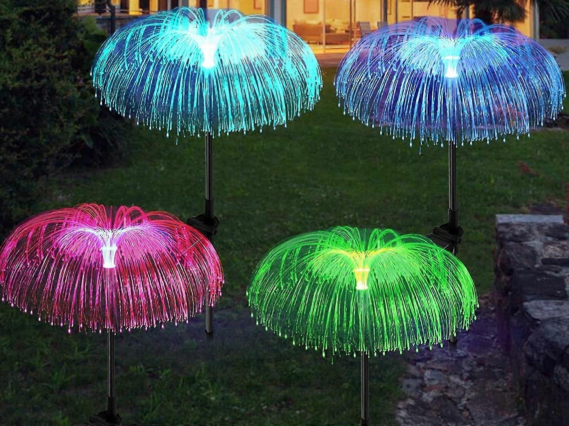 Juego de 4 luces solares Rosewell para patio, camino o decoración de jardín.