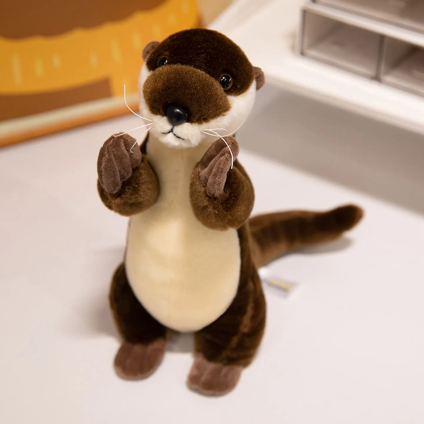 Peluche realista de nutria de dibujos animados MDUG (25 cm)