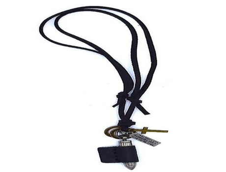 Collar de cuero con pelota y cruz