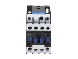 Contactor de CA con contactos de plata gruesa y bobinas de cobre ignífugas.