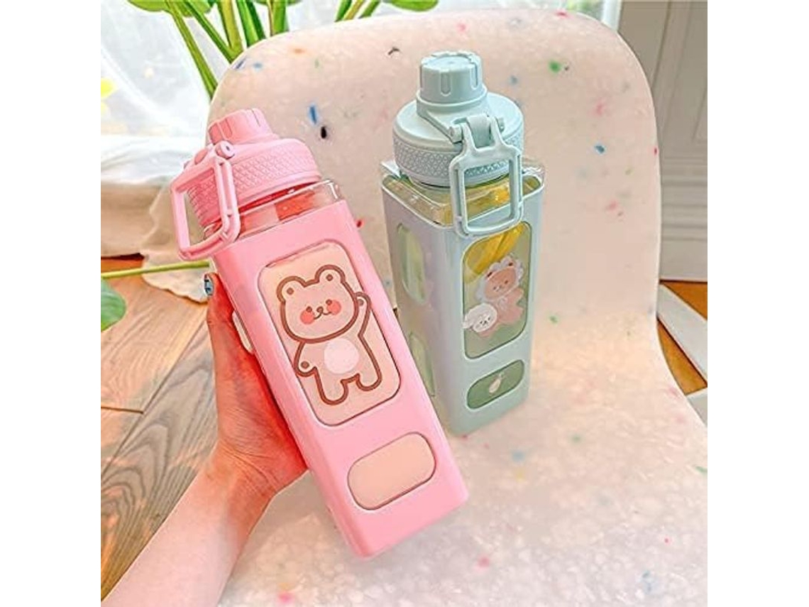 Botella de agua Rebe Bear con pajita, 700 ml, plástico rosa con pegatina.