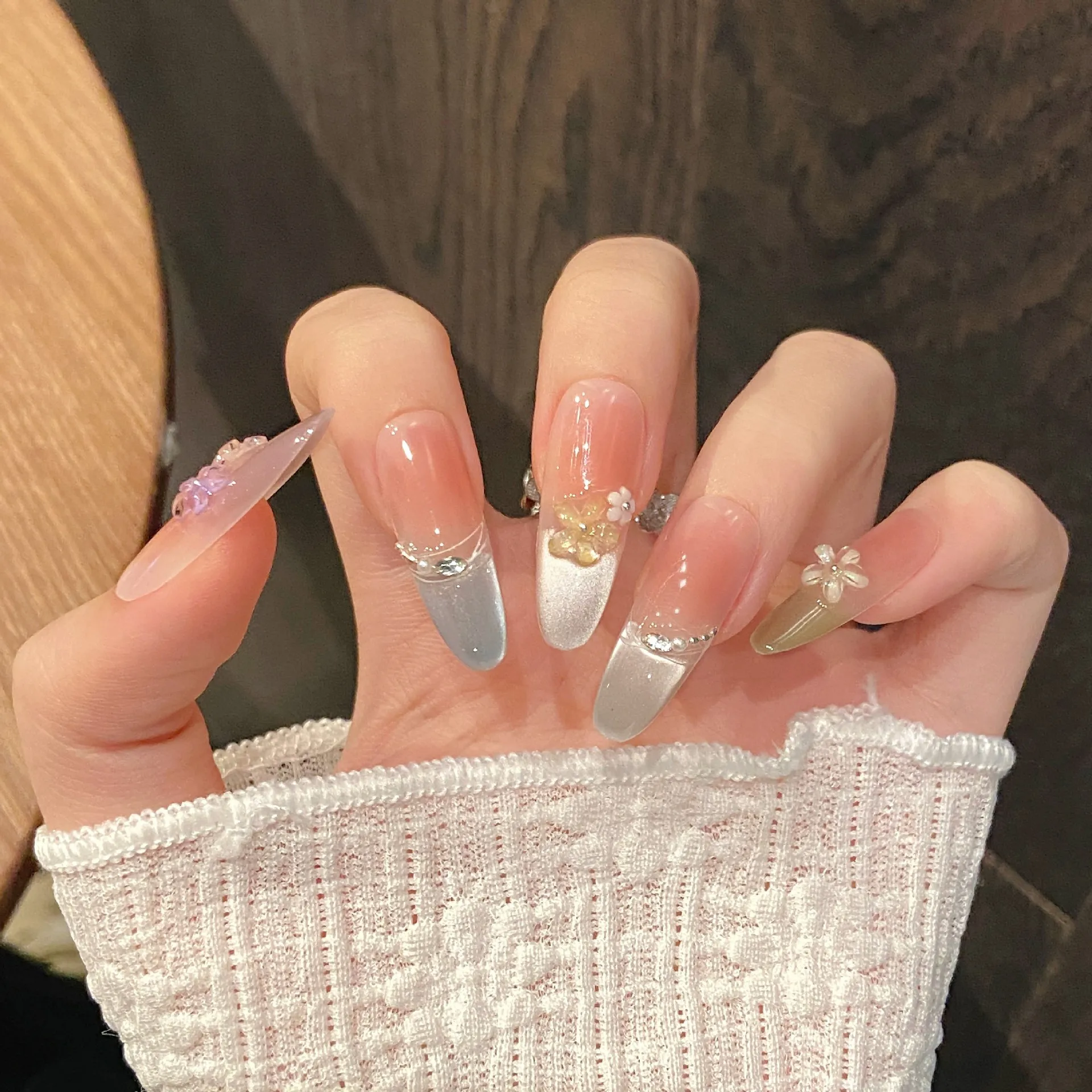 (667-xs) 10 Parches De Uñas Postizas Ovaladas Largas Hechas A Mano Con Diseño De Flores.