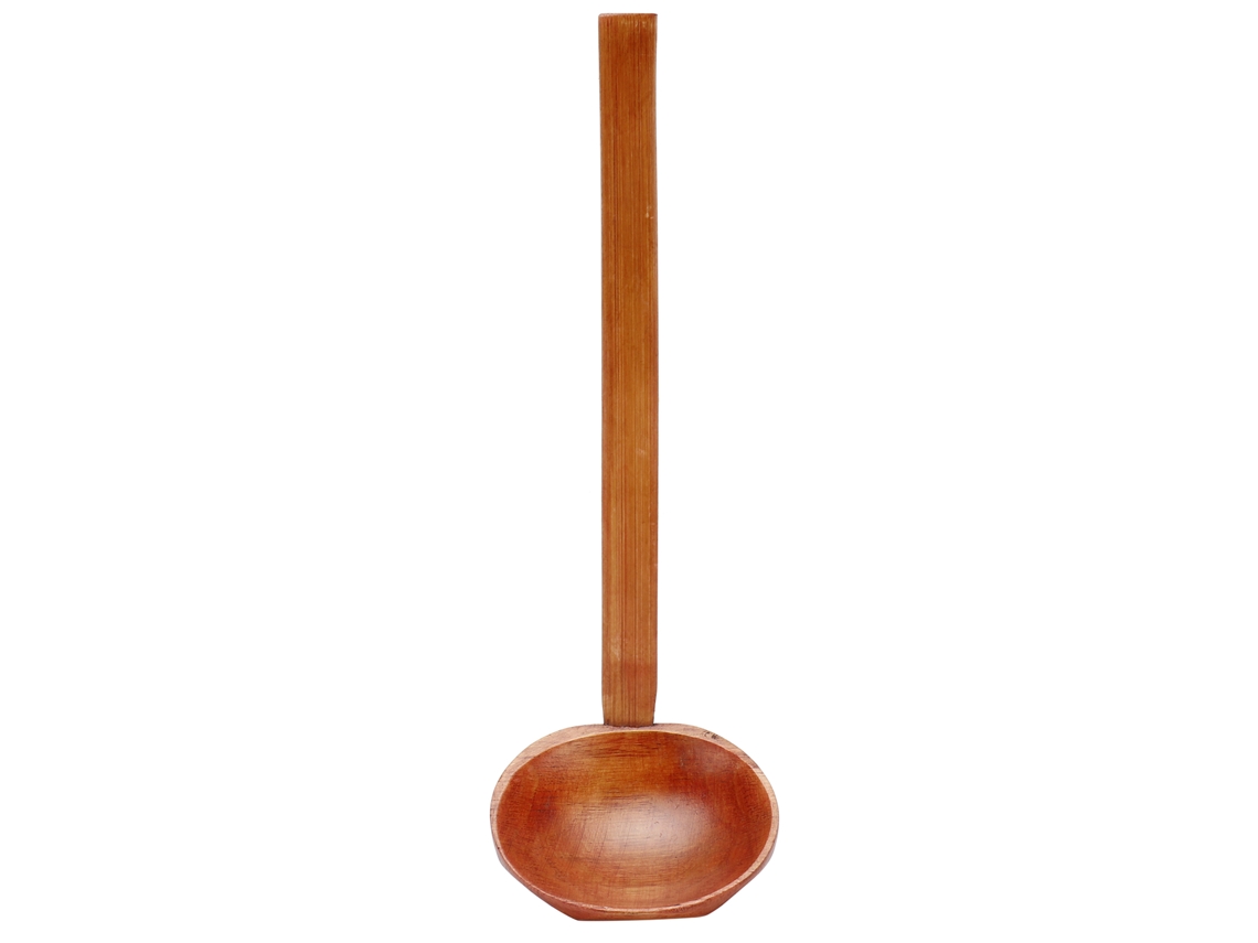 Cuchara de cocina de madera (sin marca), con mango largo, fabricada con material natural y duradero.