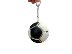 Juguete antiestrés con forma de balón de fútbol, práctico llavero para la oficina, la escuela, el hogar y los viajes.