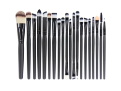 Pinceles de maquillaje hechos a mano con mango de madera natural para sombras de ojos artísticas.