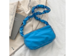 Bolso de hombro informal 2026 en tejido plisado, color liso, versátil.