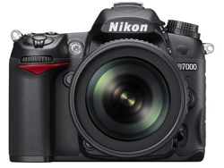 Cámara De Foto Reflex NIKON KIT D7000+AFS DX18-200G