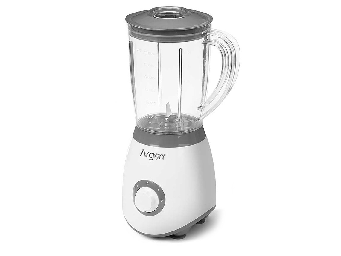 Licuadora blanca. Cuchillas de acero inoxidable. Potencia de 350 W y capacidad de 1,5 L.