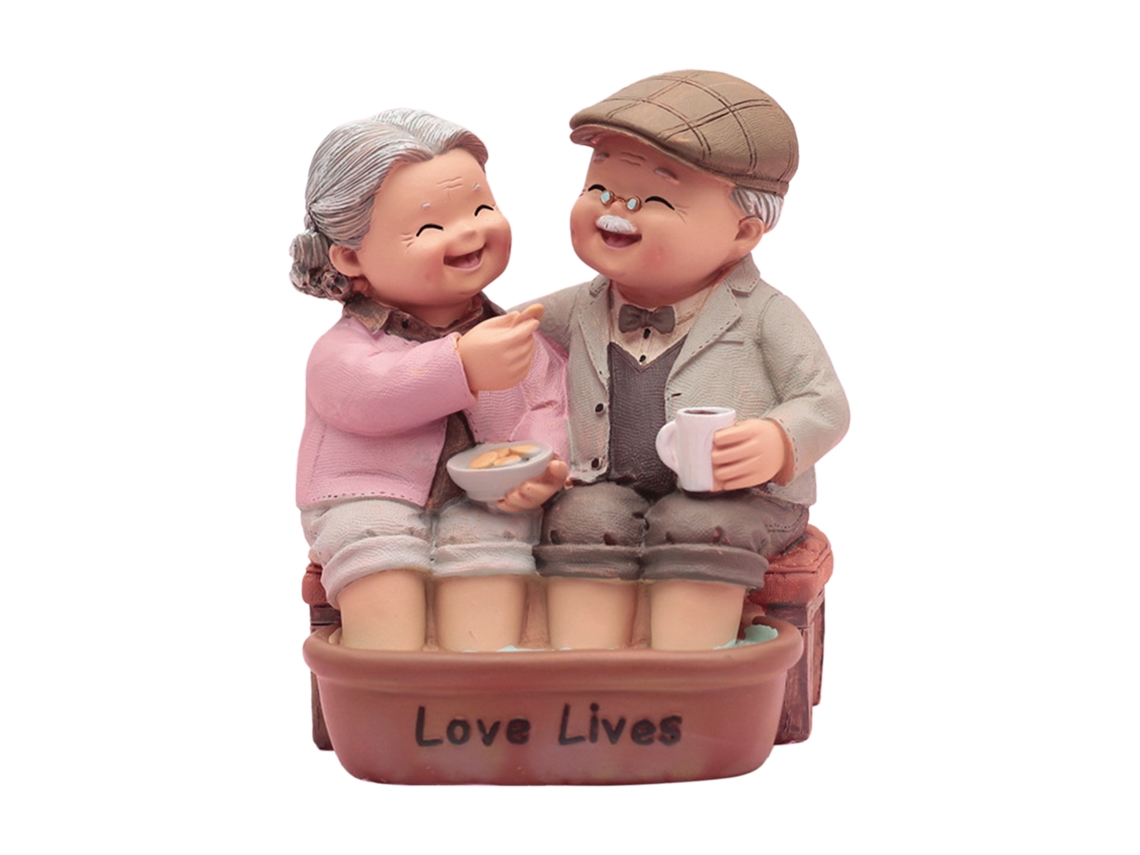 Figurita de resina de una pareja de ancianos para aniversario de bodas.
