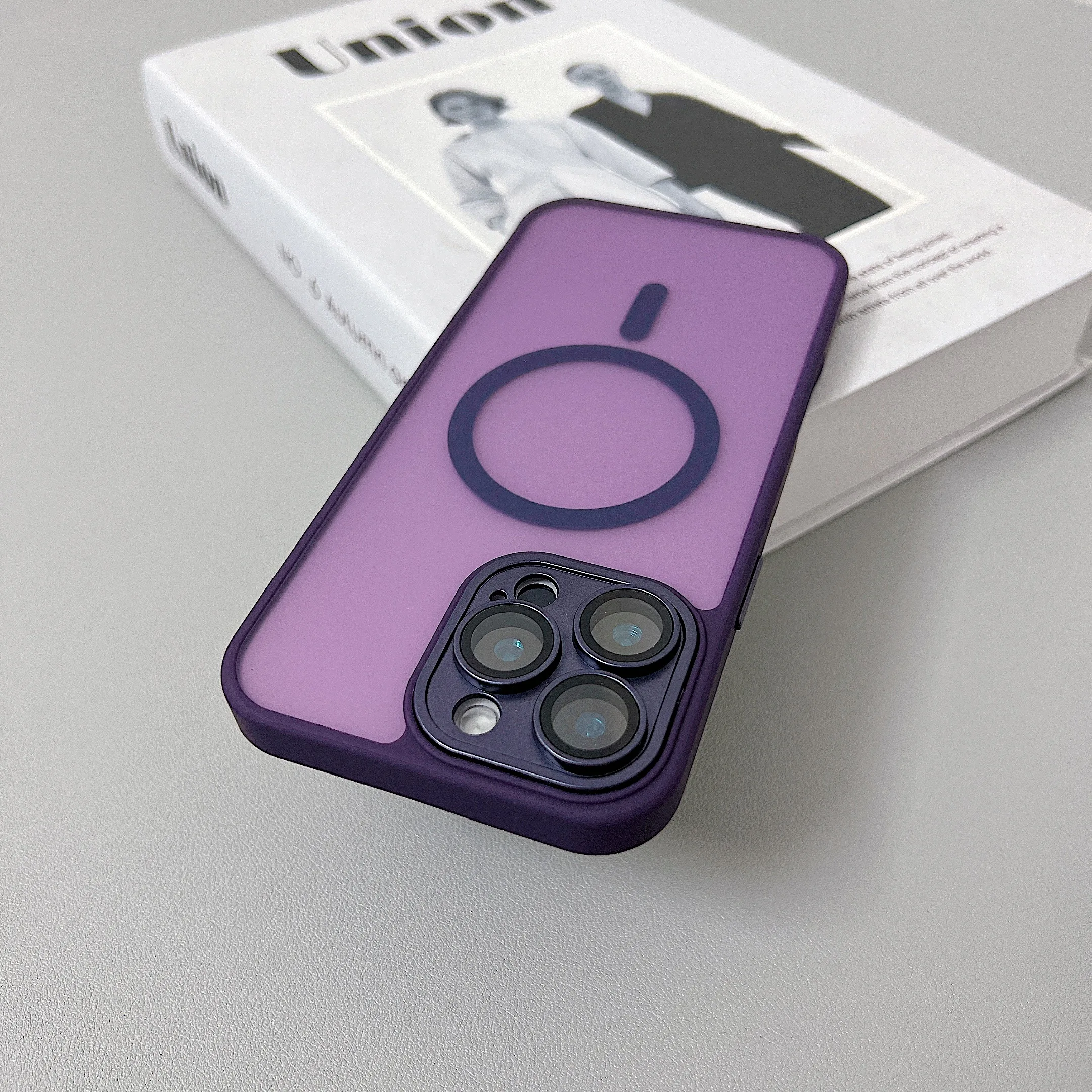 (iphone 16 Plus, Morado Oscuro) Una Funda Protectora Translúcida A Prueba De Golpes Para Iphone, Compatible Con La Carga Inalámbrica Magsafe.