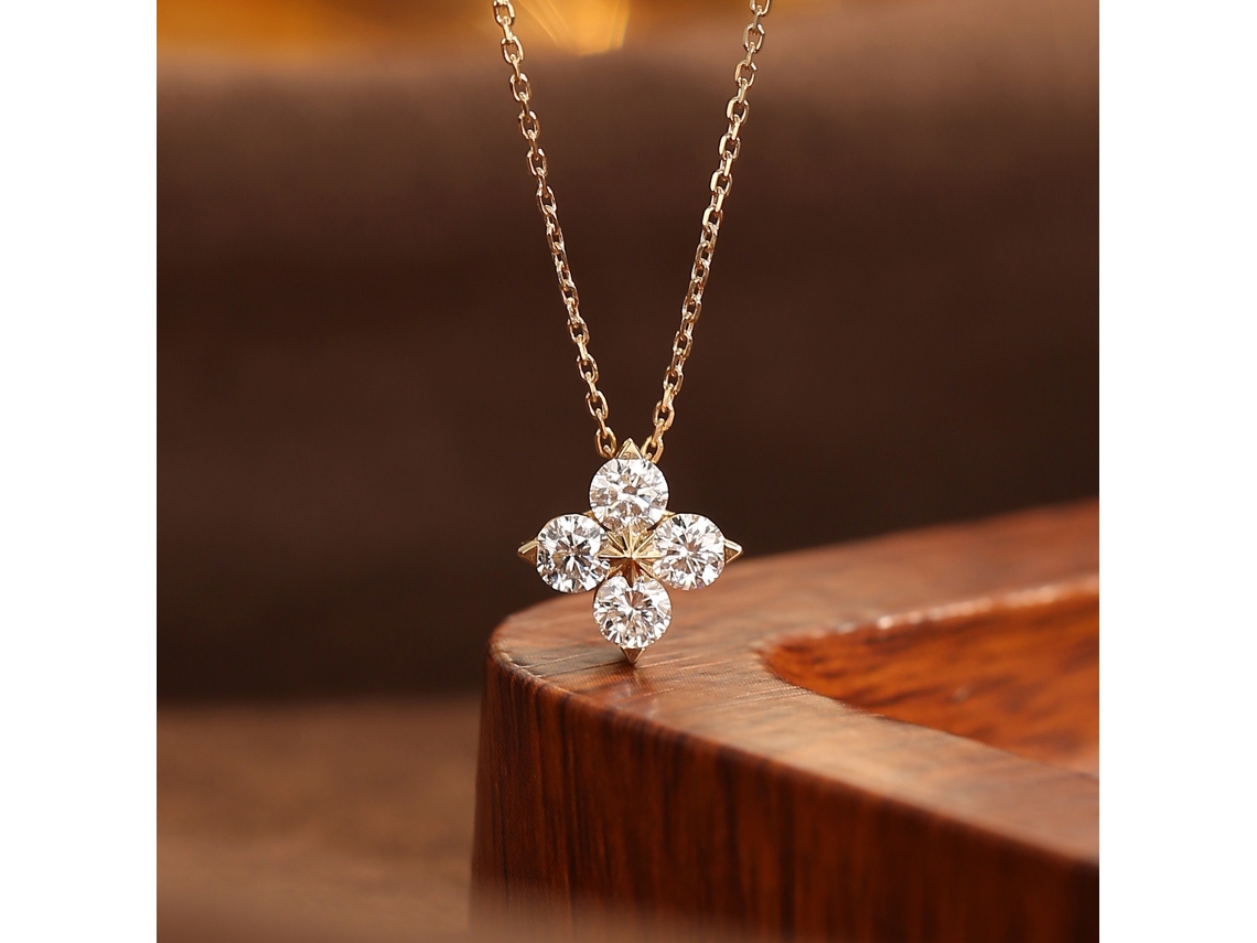 Estrella Brillante ~ Plata de Ley S925, Collar de Lujo Ligero con Trébol de Cuatro Hojas de la Suerte, Elegante y Sofisticado. MDUG (Oro Champán)