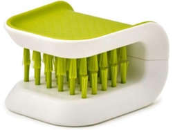 Escova de aço inoxidável para limpeza de facas e talheres com design envolvente e cabo antiderrapante.