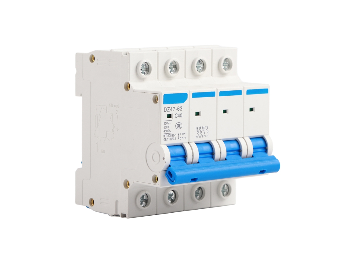 Disyuntor Miniatura Dz47-63 4p 40a 400v 50hz, Disyuntor De Protección Para Sistemas Fotovoltaicos Y De Energía Solar.