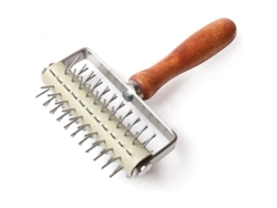 2026-14199-rodillo De Agujas De Acero Inoxidable Para Pizza Con Mango De Madera 8 Pulgadas