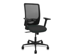 Silla de oficina Zulema con mecanismo sincronizado, tapizada en tela negra. Equipada con soporte lumbar 1D, reposabrazos 2D y ruedas de nailon de 65 mm.