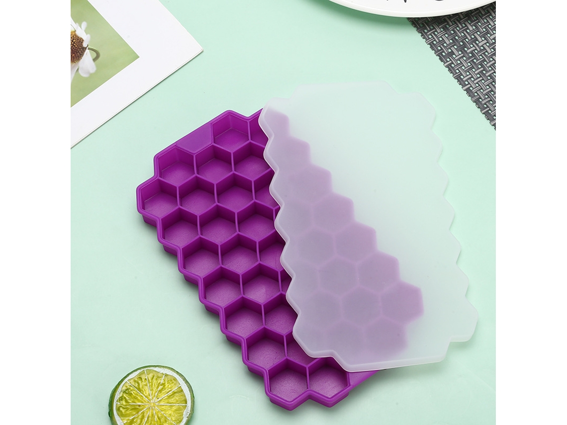 Máquina de hielo reutilizable (morada) con tapa para uso en verano.