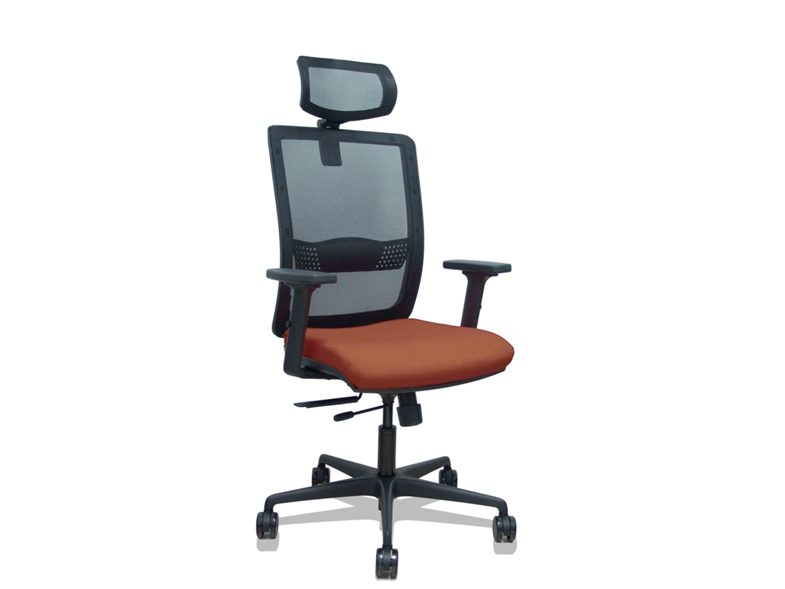 Silla de oficina Haches con mecanismo Synchro/Traslack, tapizada en tela marrón y malla negra.