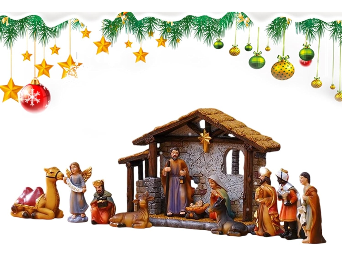 Belén Navideño De Interior | Escena De La Natividad Con Pequeñas Figuras Y Decoración.