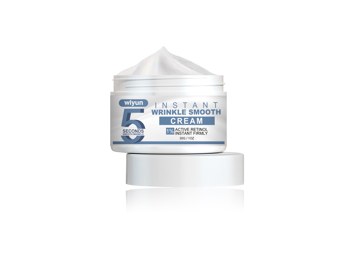 Crema de retinol para reafirmar la piel con efecto antienvejecimiento.