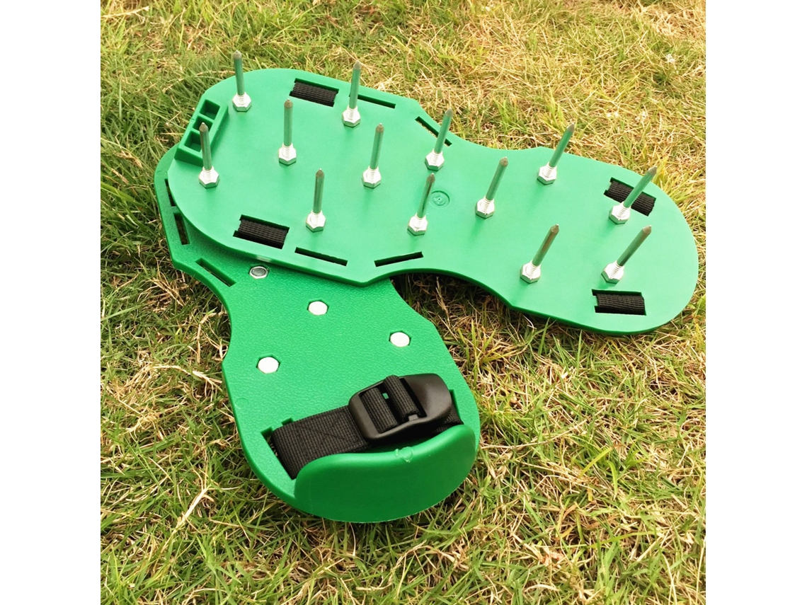 Zapatos aireadores de césped para esparcir tierra en jardines