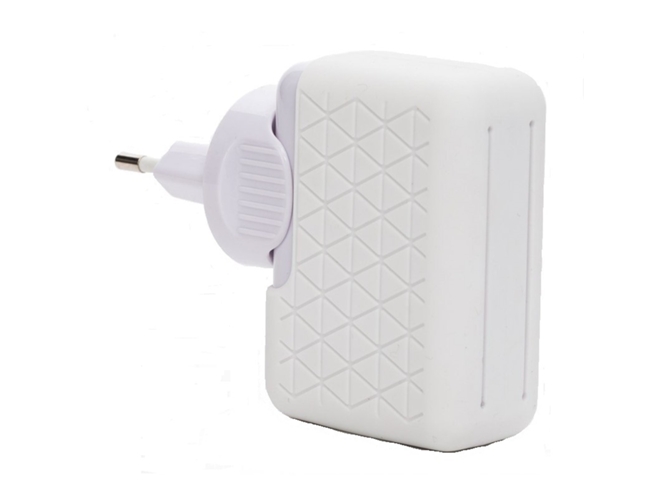 Cargador BLUESTORK AC Adapter (Universal)