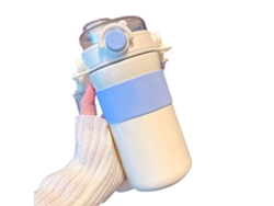 Botella térmica blanca con aislamiento y pajita antiderrame.