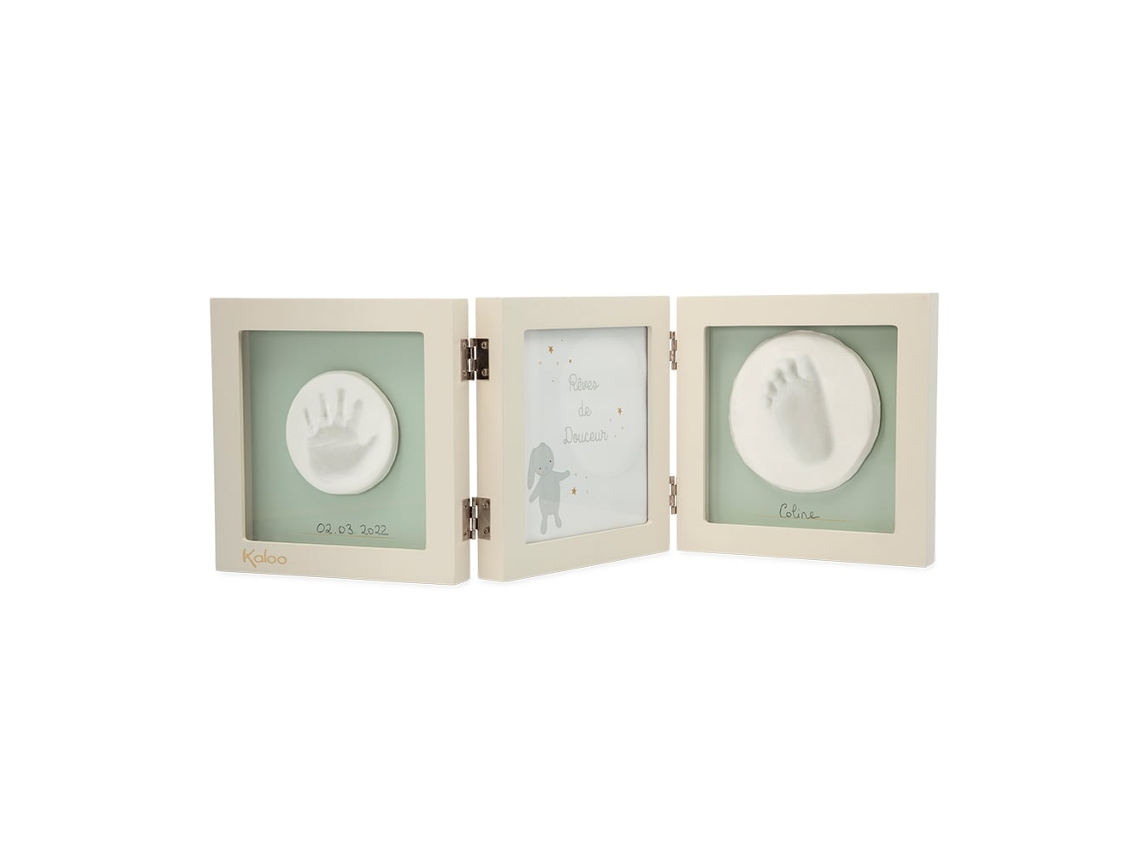 Marco de fotos Kaloo con huella de mano y pie de bebé, fabricado en madera decorativa.