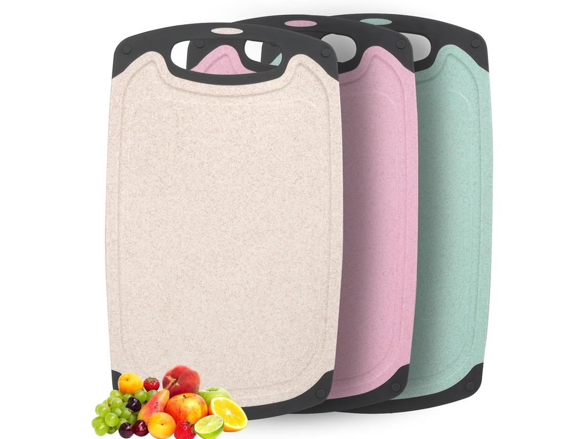 Juego de 3 tablas de cortar de plástico de 35x21 cm - Aptas para lavavajillas - Con asas y ranura - (Beige + Rosa + Verde)